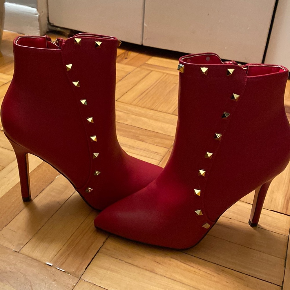 Nicole Miller boots